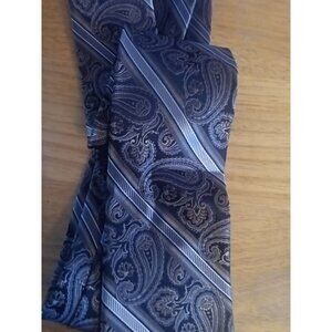 Pronto Uomo Platinum Mens Classic Tie Gray Paisley 100% Silk